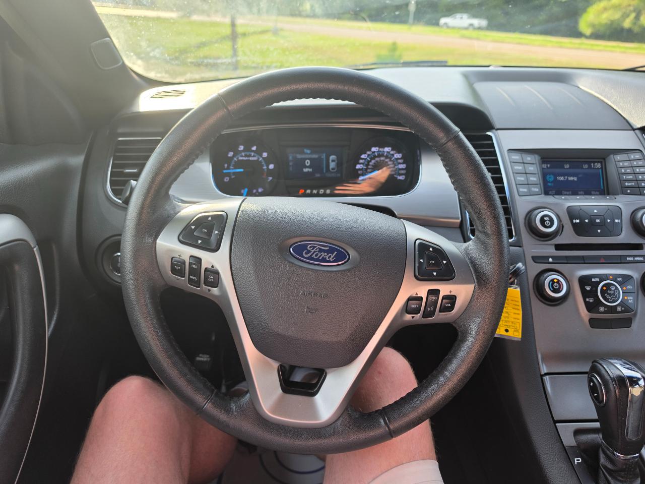 Ford Taurus SEL FWD 2018