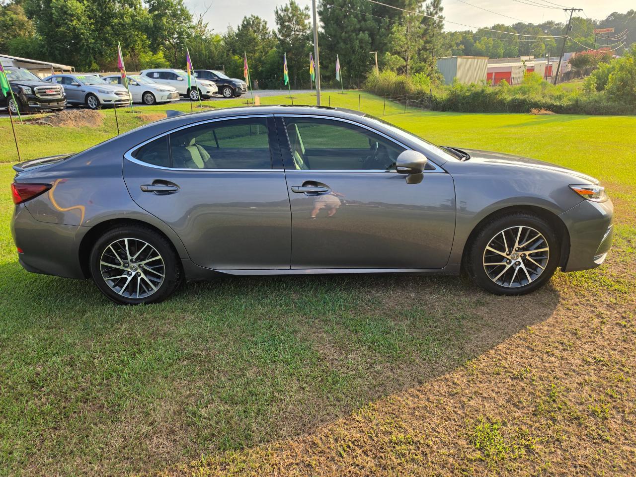 Lexus ES 350 Sedan 2017