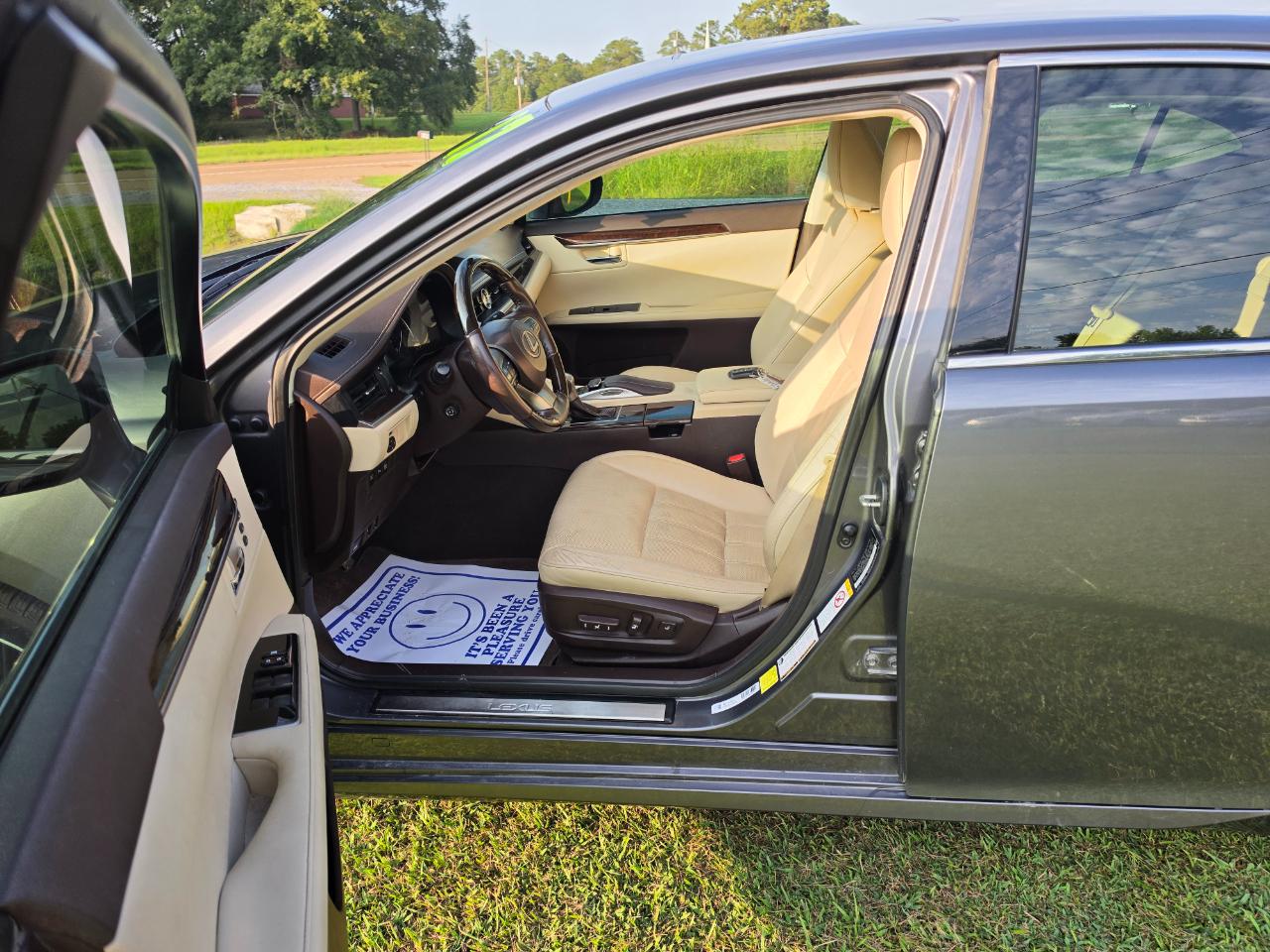 Lexus ES 350 Sedan 2017