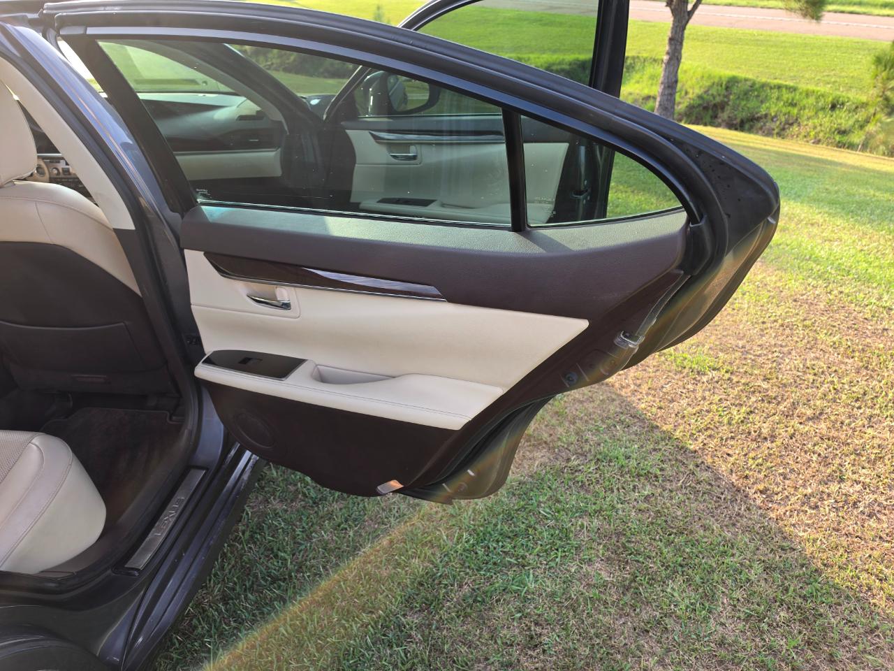 Lexus ES 350 Sedan 2017