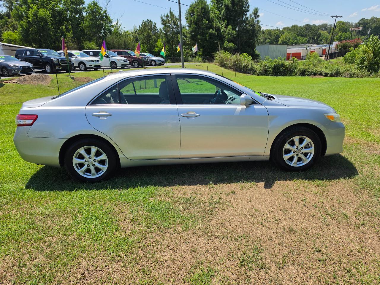 Toyota Camry Base 6-Spd AT 2011