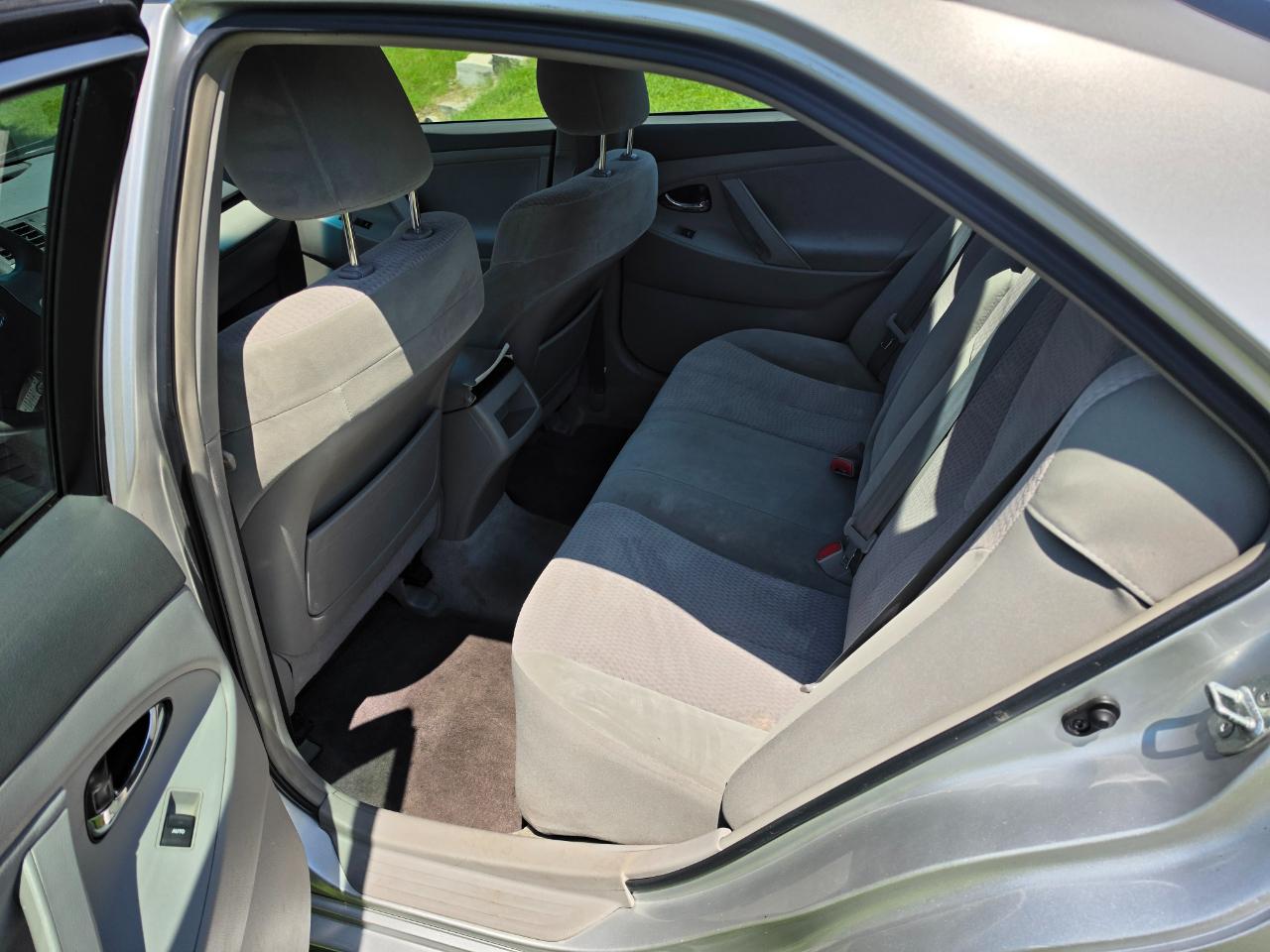 Toyota Camry Base 6-Spd AT 2011