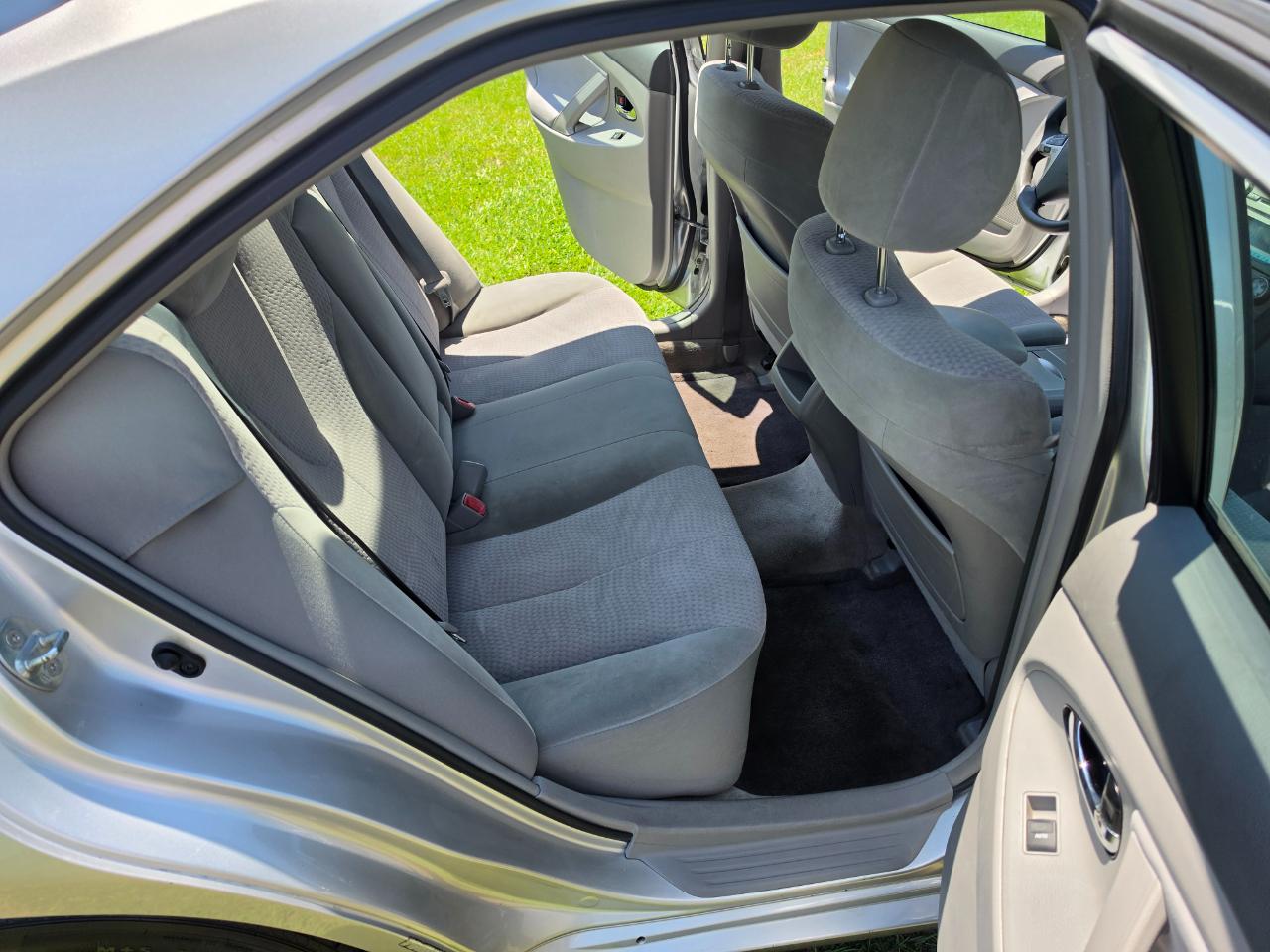 Toyota Camry Base 6-Spd AT 2011