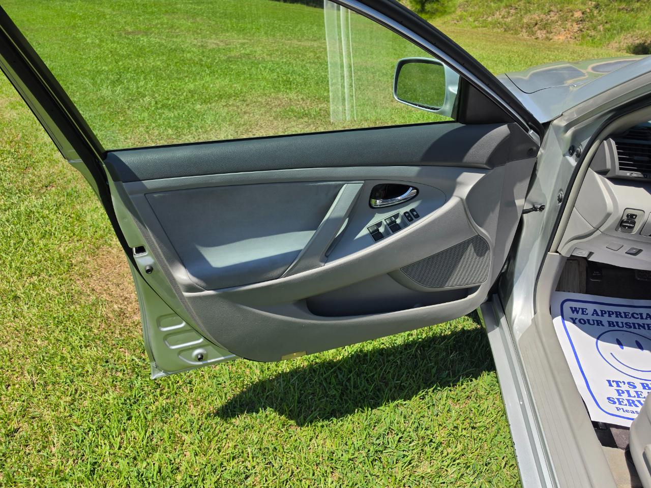 Toyota Camry Base 6-Spd AT 2011