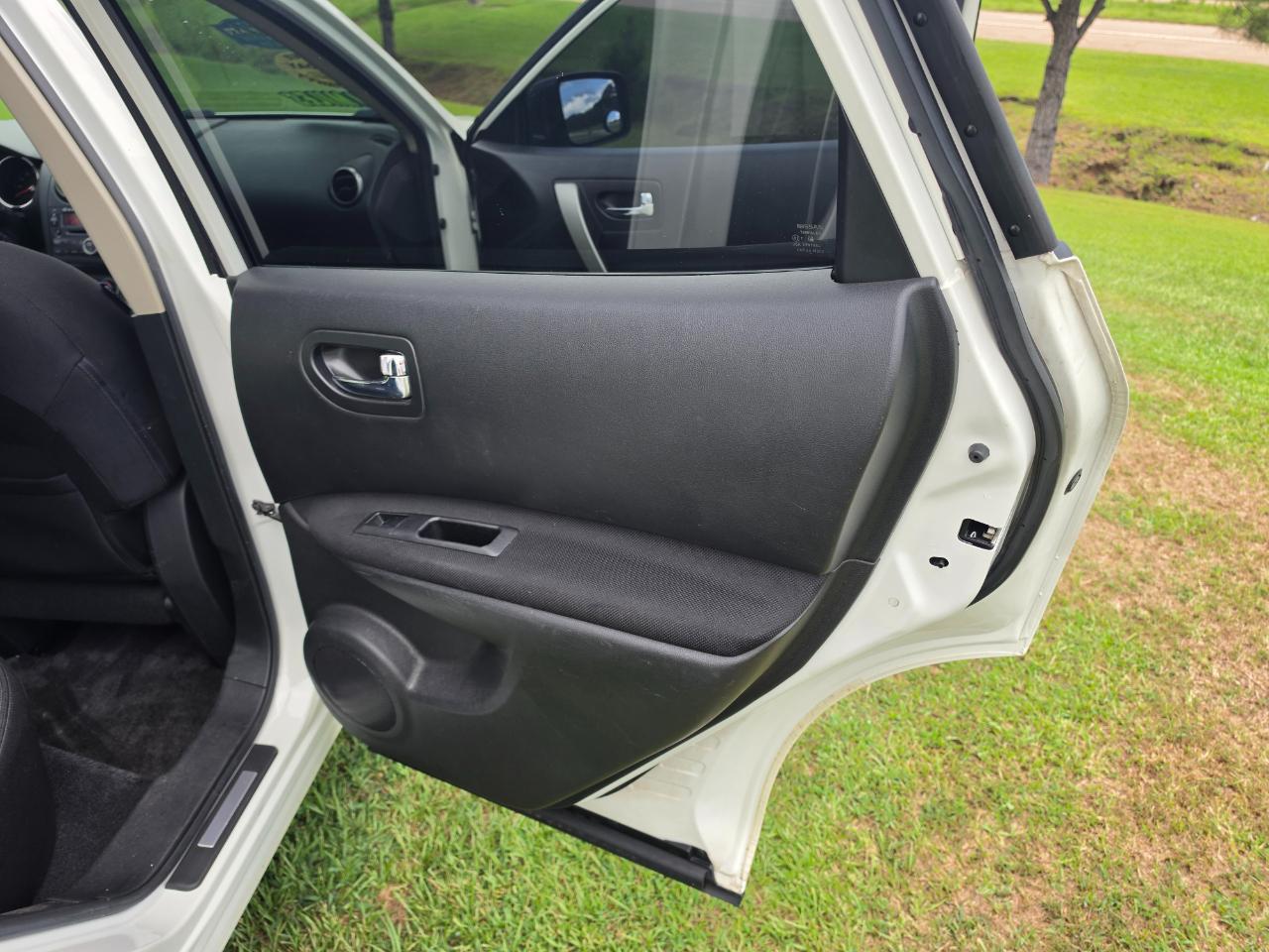 Nissan Rogue SL 2WD 2010
