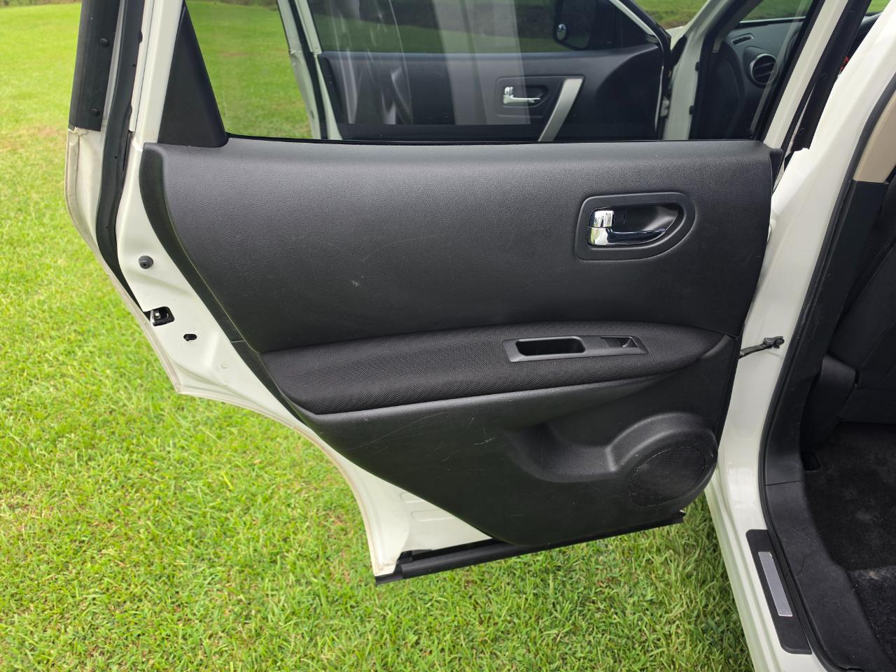 Nissan Rogue SL 2WD 2010