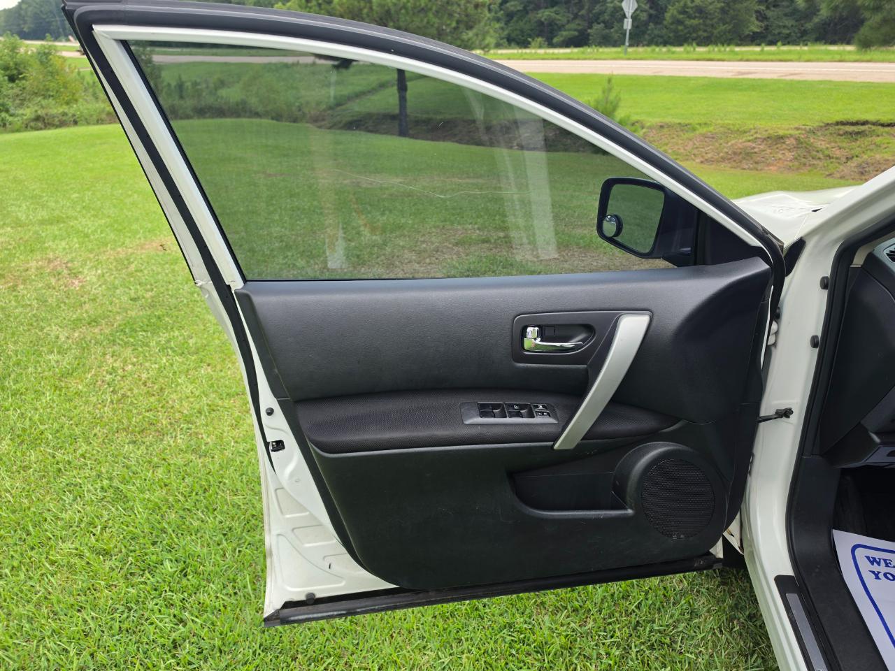 Nissan Rogue SL 2WD 2010