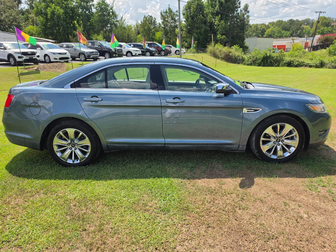 Ford Taurus Limited FWD 2010