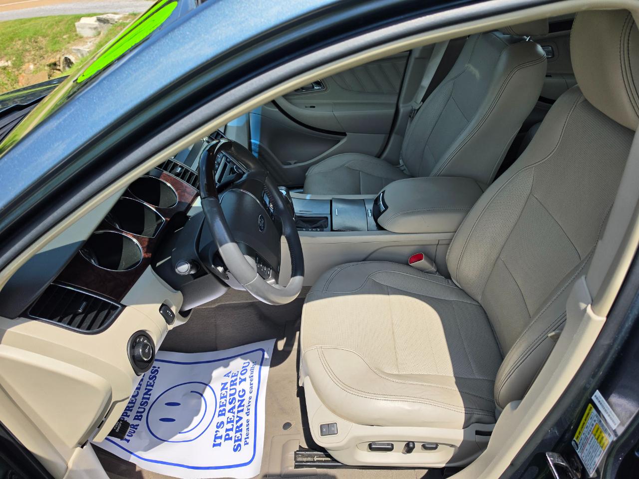 Ford Taurus Limited FWD 2010