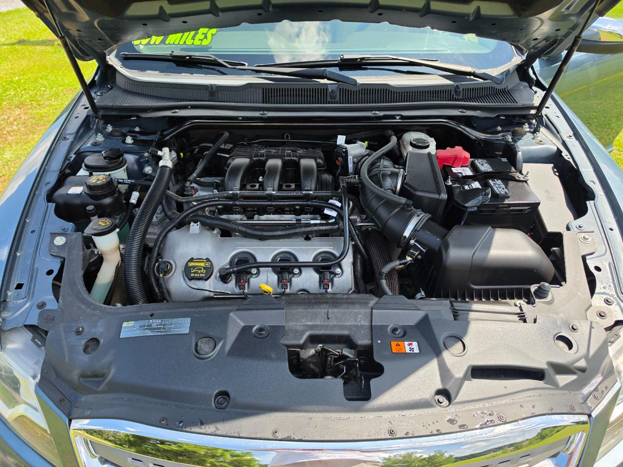 Ford Taurus Limited FWD 2010