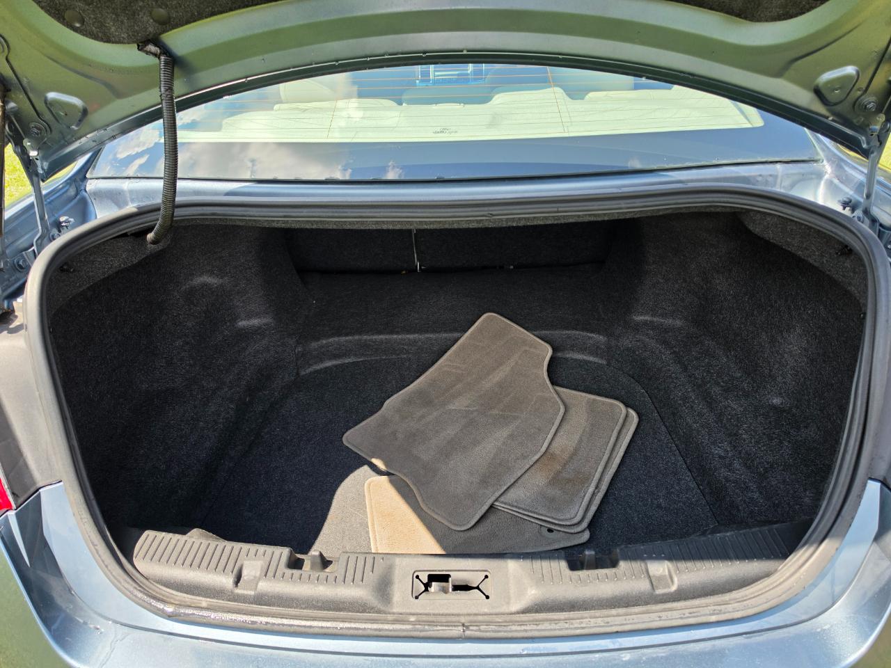 Ford Taurus Limited FWD 2010