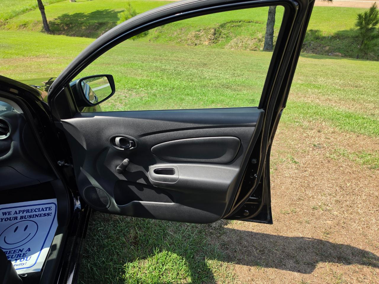 Nissan Versa 1.6 S 5M 2016