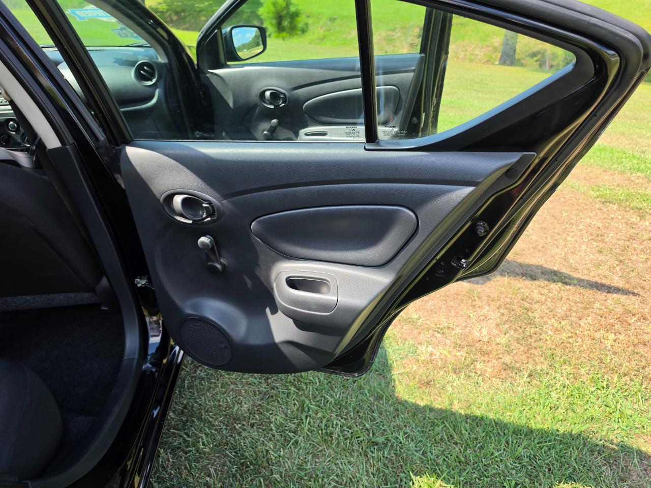 Nissan Versa 1.6 S 5M 2016