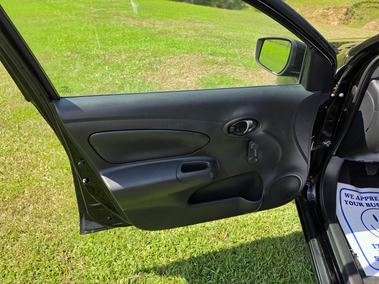 Nissan Versa 1.6 S 5M 2016