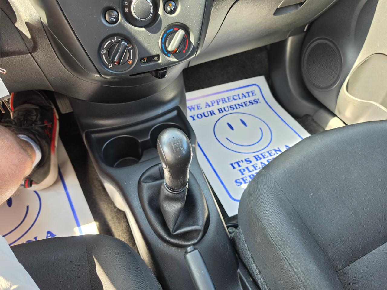 Nissan Versa 1.6 S 5M 2016
