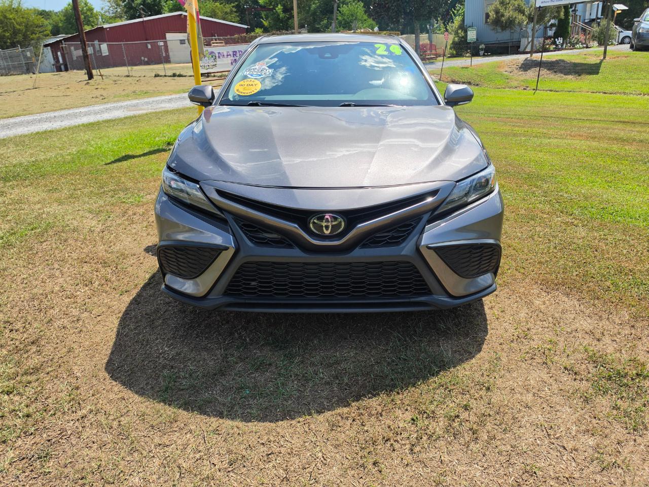 Toyota Camry SE 2024