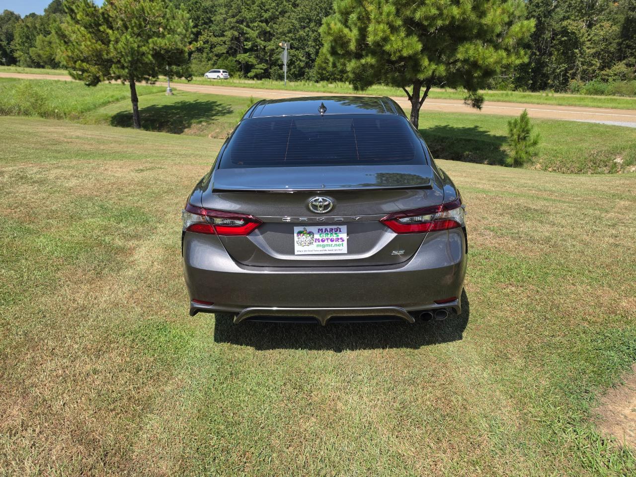 Toyota Camry SE 2024