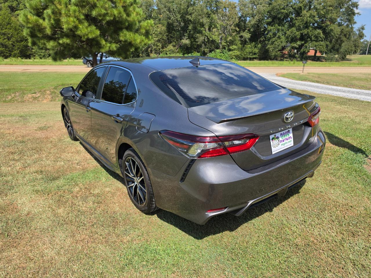 Toyota Camry SE 2024