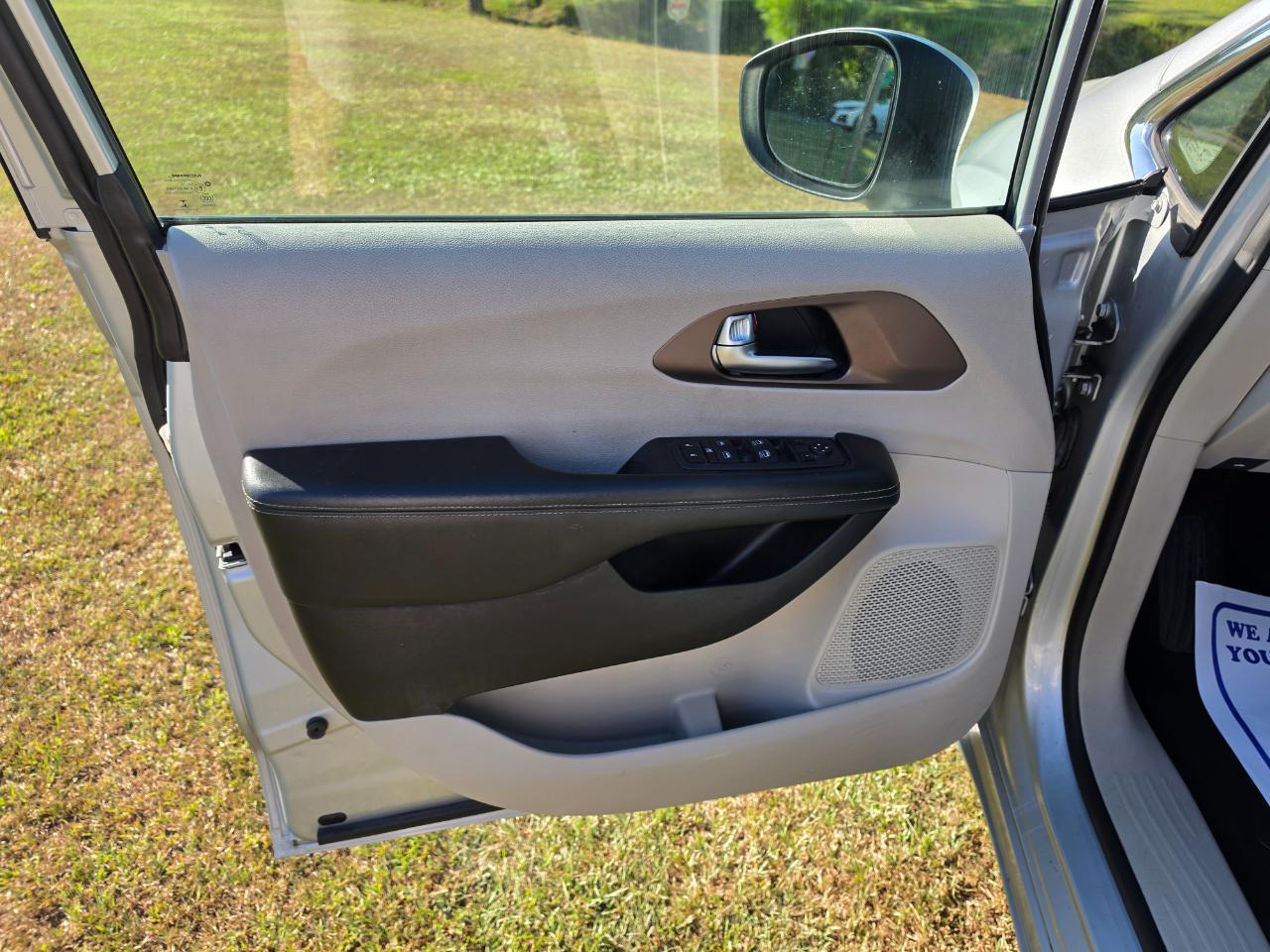 Chrysler Voyager LX 2023