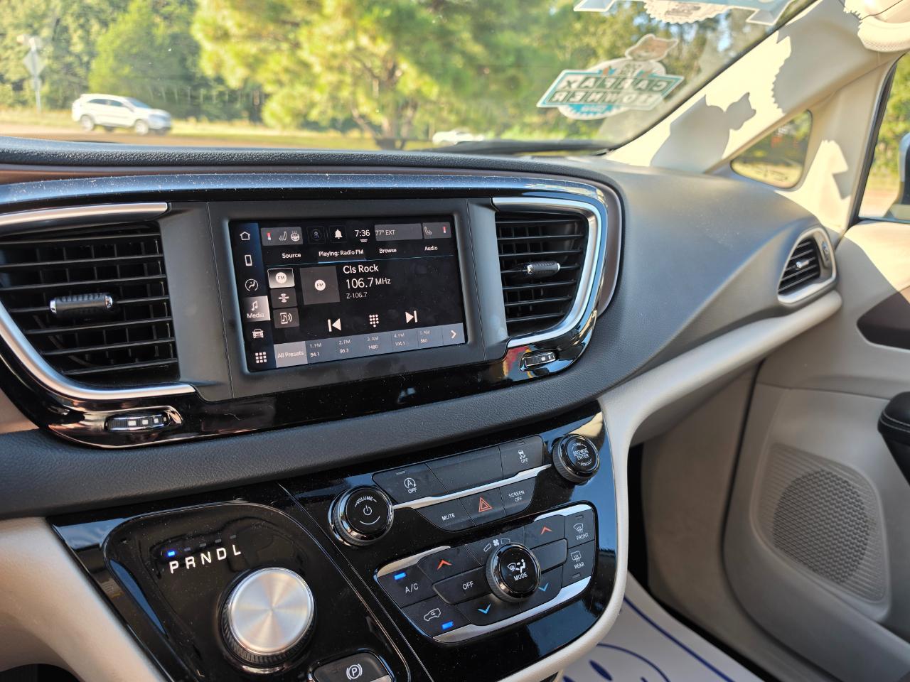Chrysler Voyager LX 2023