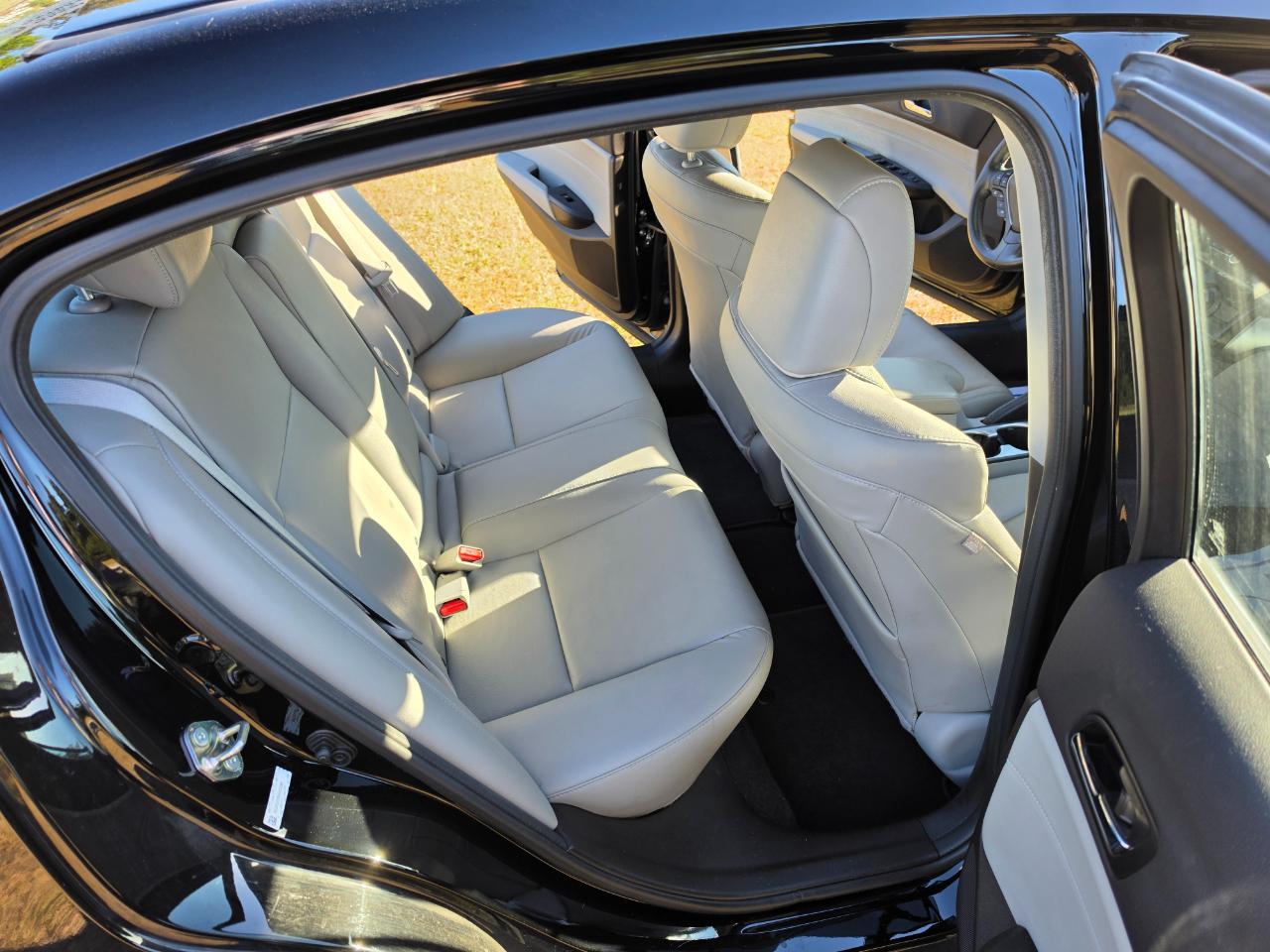 Acura ILX 8-Spd AT w/ AcuraWatch Plus Package 2017