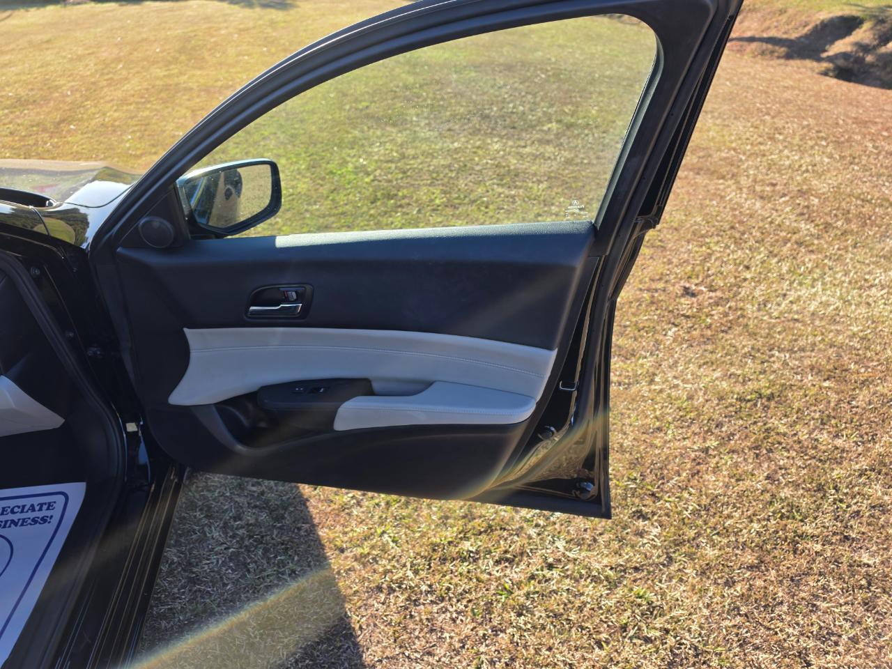 Acura ILX 8-Spd AT w/ AcuraWatch Plus Package 2017