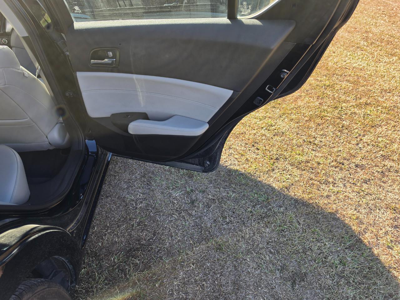 Acura ILX 8-Spd AT w/ AcuraWatch Plus Package 2017