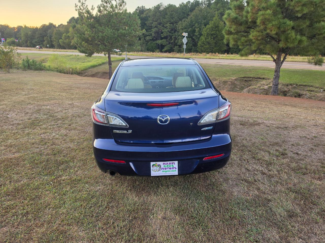 Mazda MAZDA3 i Touring 4-door 2012