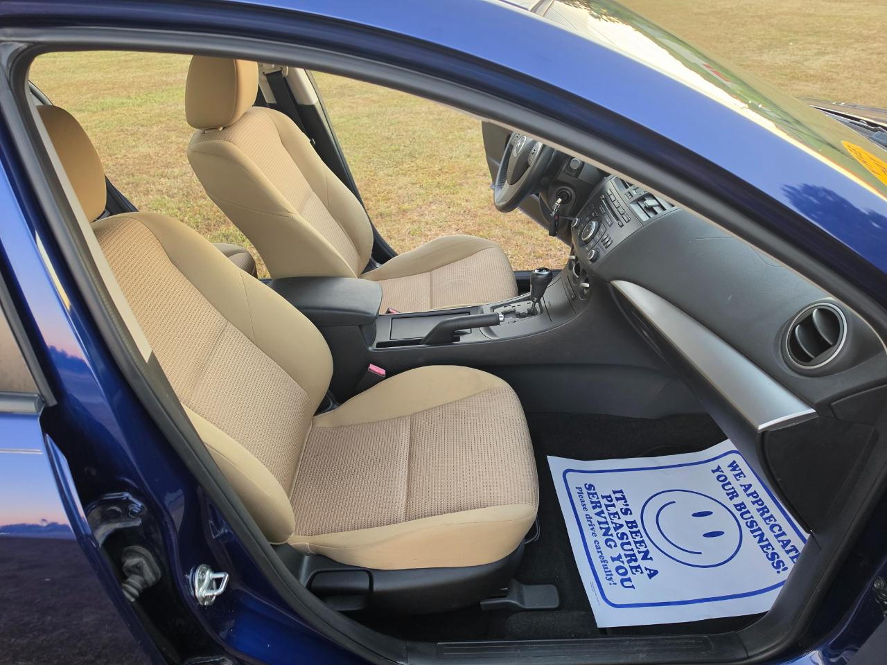 Mazda MAZDA3 i Touring 4-door 2012