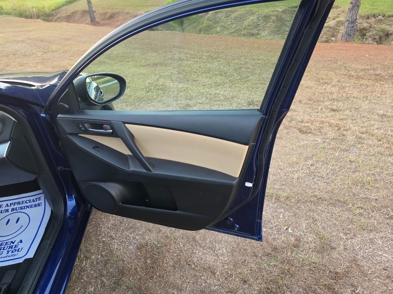 Mazda MAZDA3 i Touring 4-door 2012