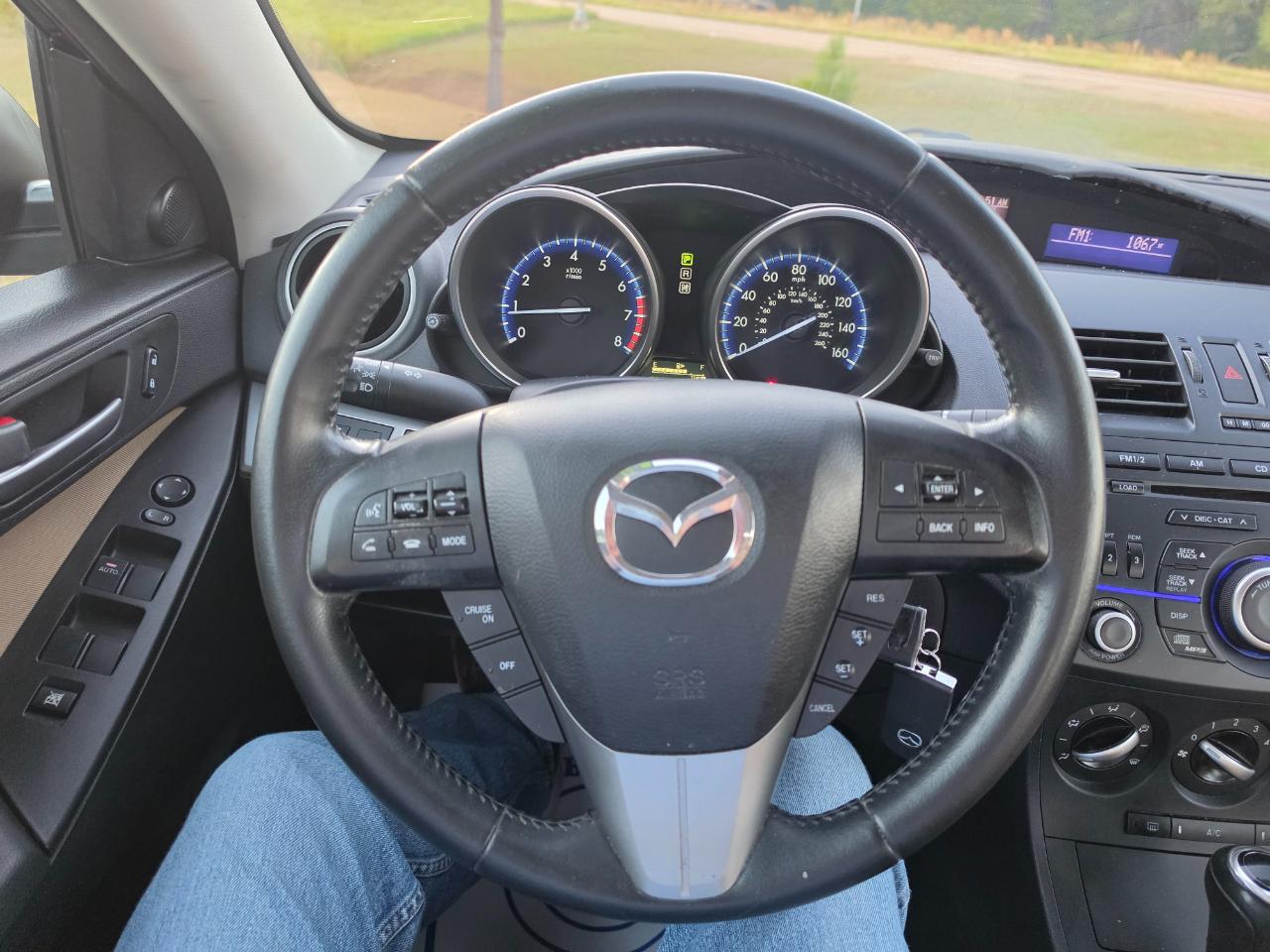 Mazda MAZDA3 i Touring 4-door 2012