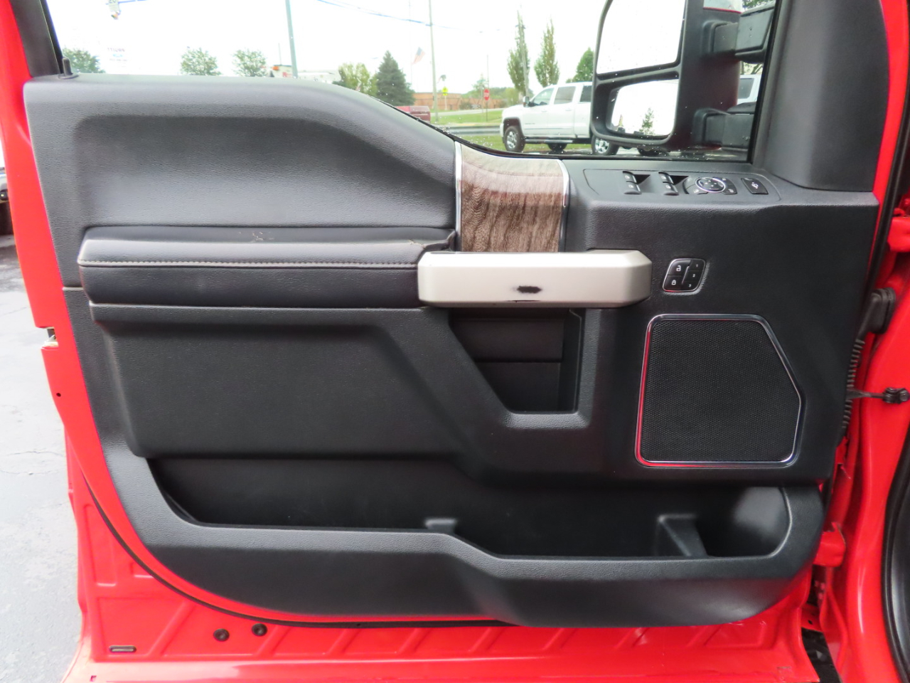 2019 Ford F-250 Lariat photo 23