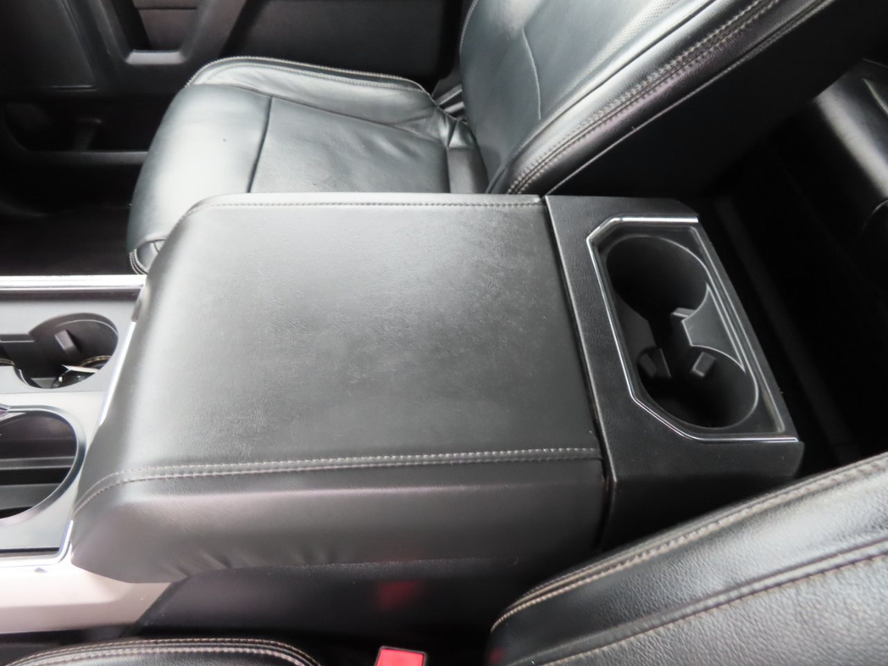 2019 Ford F-250 Lariat photo 34