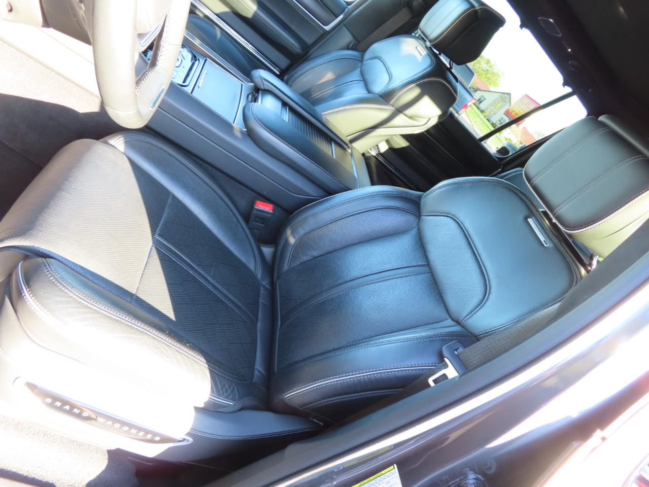 2024 Jeep Grand Wagoneer L II photo 24