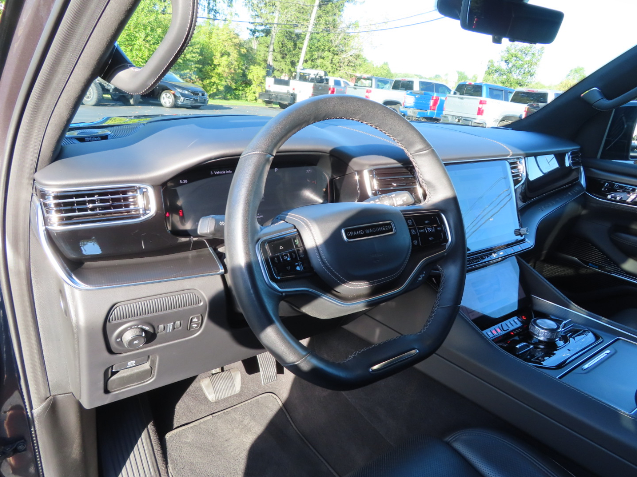 2024 Jeep Grand Wagoneer L II photo 25