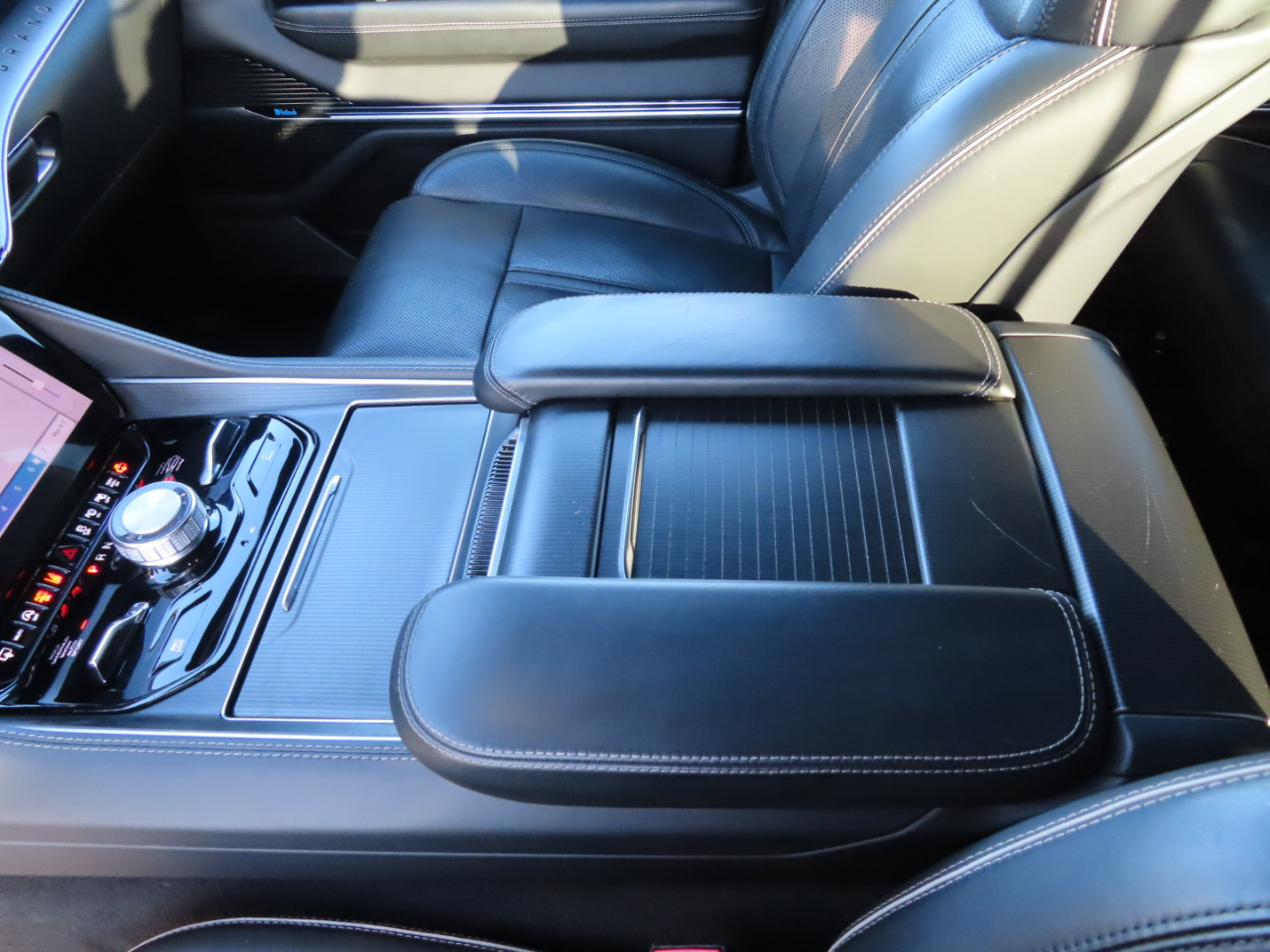 2024 Jeep Grand Wagoneer L II photo 31