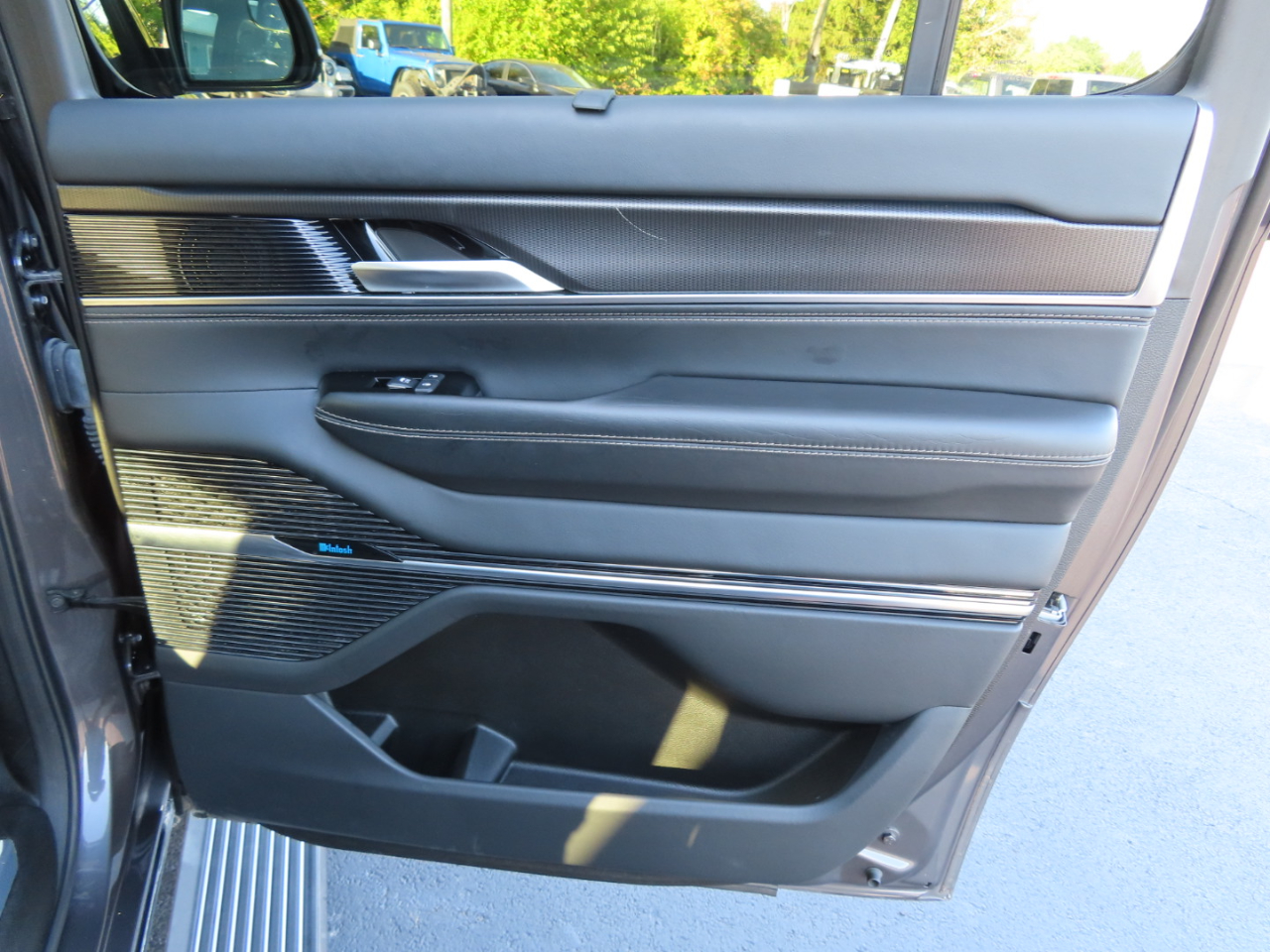 2024 Jeep Grand Wagoneer L II photo 44