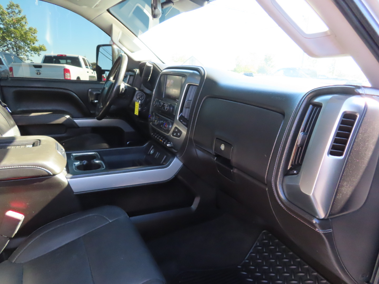 Chevrolet Silverado 2500HD 4WD Crew Cab 153.7" LTZ 2017 Chevrolet Silverado 2500HD 4WD Crew Cab 153.7" LTZ 2017