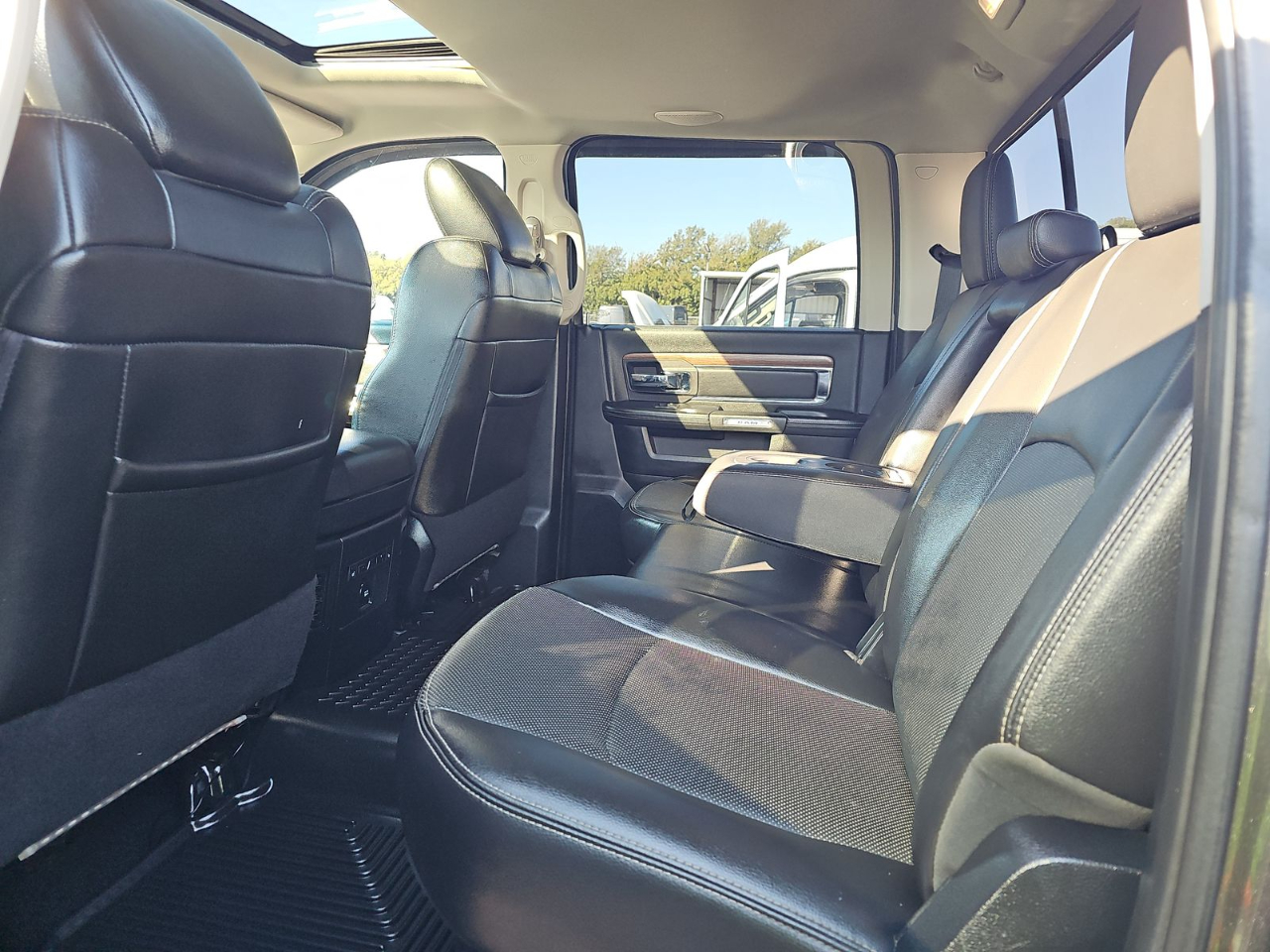 RAM 2500 4WD Crew Cab 169" Laramie 2014 RAM 2500 4WD Crew Cab 169" Laramie 2014