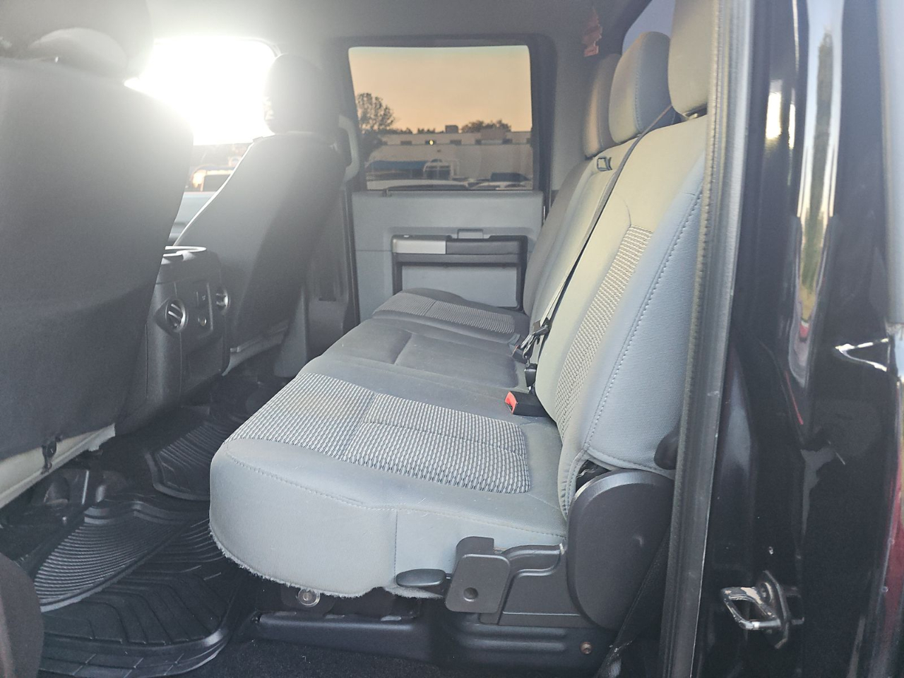 Ford Super Duty F-350 DRW 4WD Crew Cab 172" XLT 2016 Ford Super Duty F-350 DRW 4WD Crew Cab 172" XLT 2016