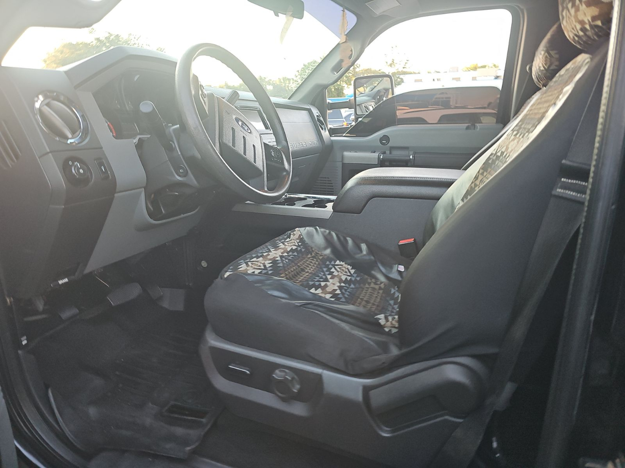 Ford Super Duty F-350 DRW 4WD Crew Cab 172" XLT 2016 Ford Super Duty F-350 DRW 4WD Crew Cab 172" XLT 2016