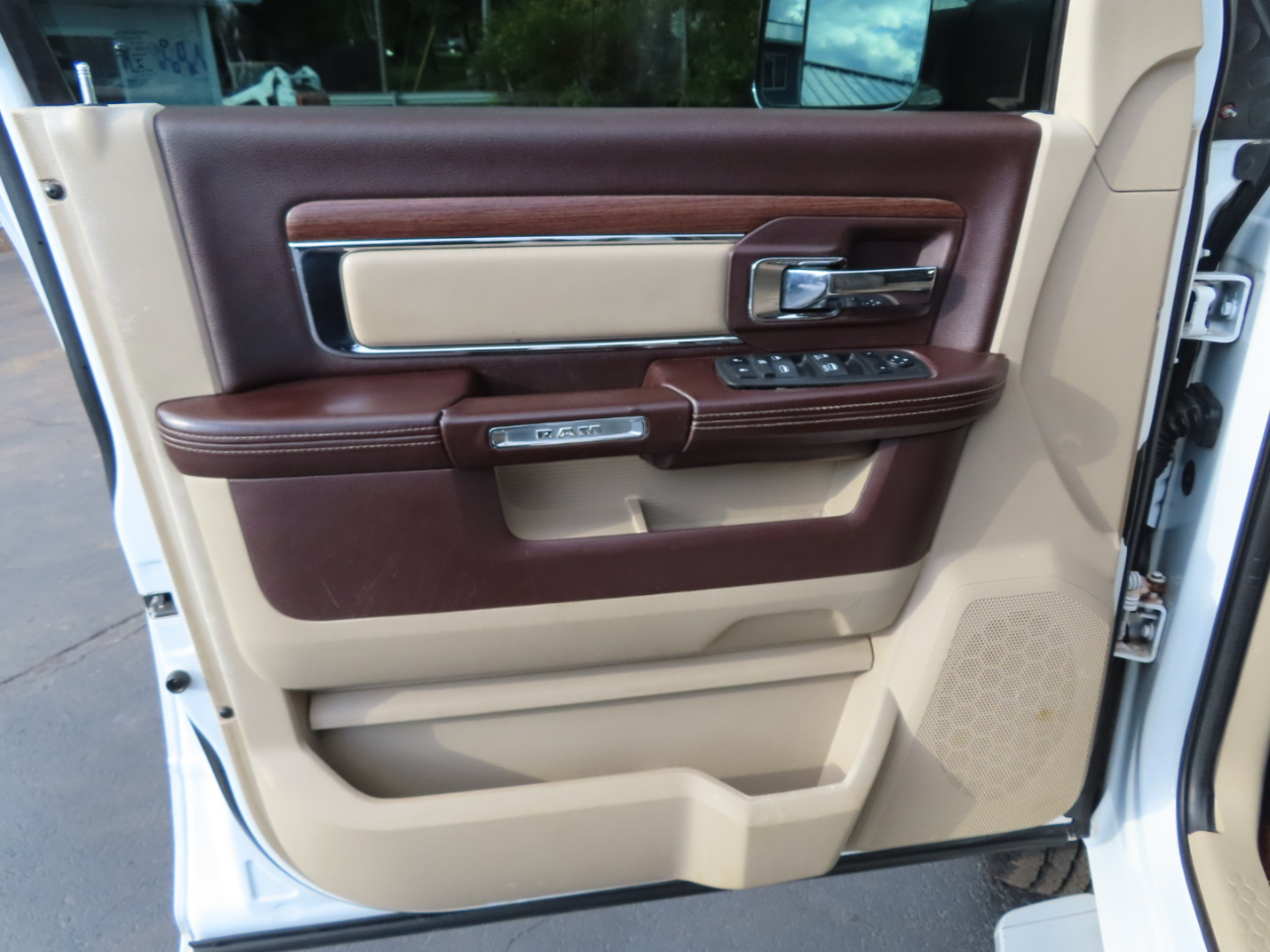 RAM 2500 4WD Crew Cab 169" Laramie 2013 RAM 2500 4WD Crew Cab 169" Laramie 2013