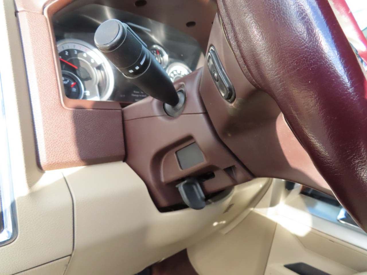 RAM 2500 4WD Crew Cab 169" Laramie 2013 RAM 2500 4WD Crew Cab 169" Laramie 2013