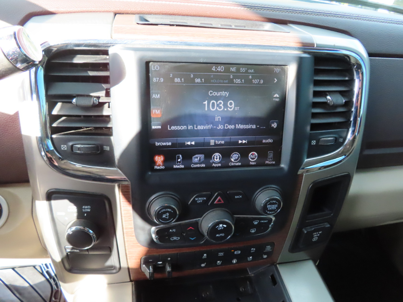 RAM 2500 4WD Crew Cab 169" Laramie 2013 RAM 2500 4WD Crew Cab 169" Laramie 2013