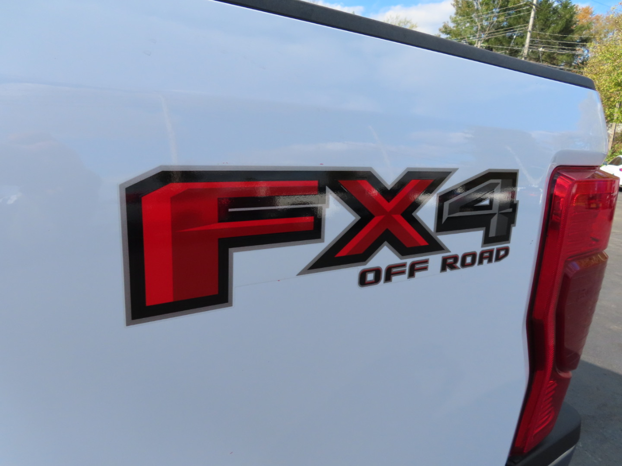 Ford Super Duty F-250 SRW Lariat 4WD Crew Cab 6.75' Box 2022 Ford Super Duty F-250 SRW Lariat 4WD Crew Cab 6.75' Box 2022