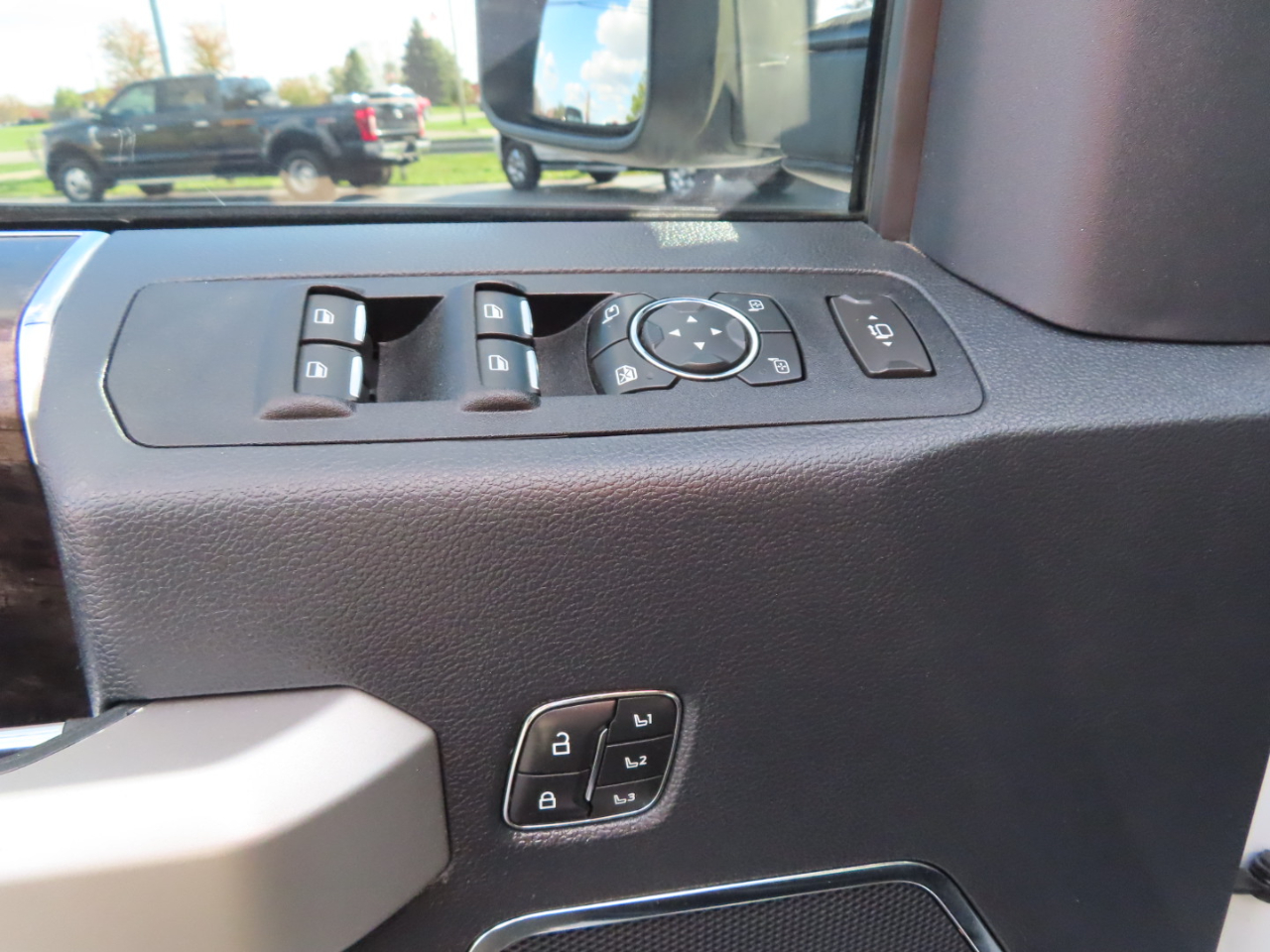 Ford Super Duty F-250 SRW Lariat 4WD Crew Cab 6.75' Box 2022 Ford Super Duty F-250 SRW Lariat 4WD Crew Cab 6.75' Box 2022