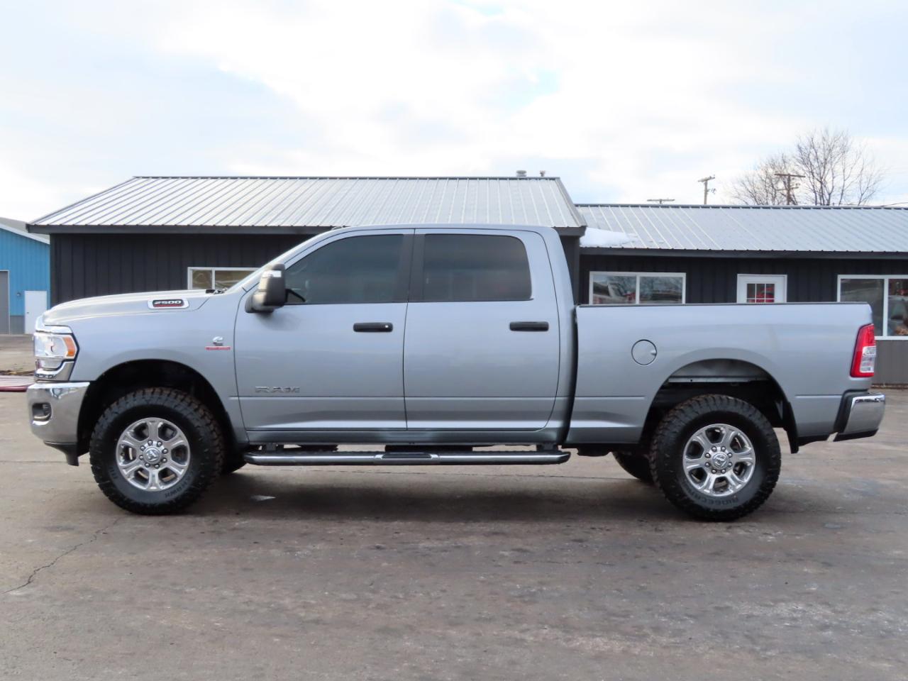 RAM 2500 Big Horn 4x4 Crew Cab 6'4" Box 2024