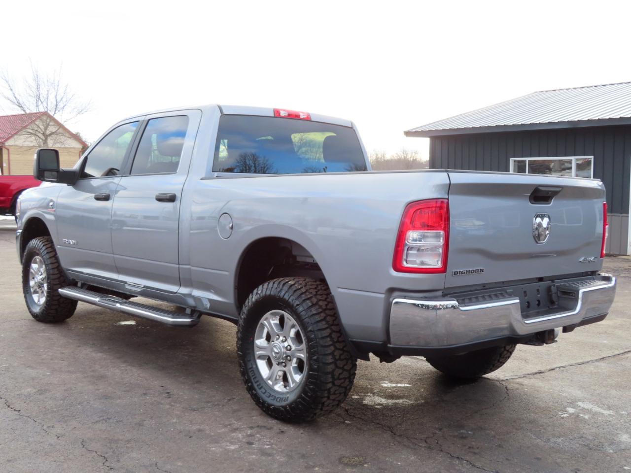 RAM 2500 Big Horn 4x4 Crew Cab 6'4" Box 2024