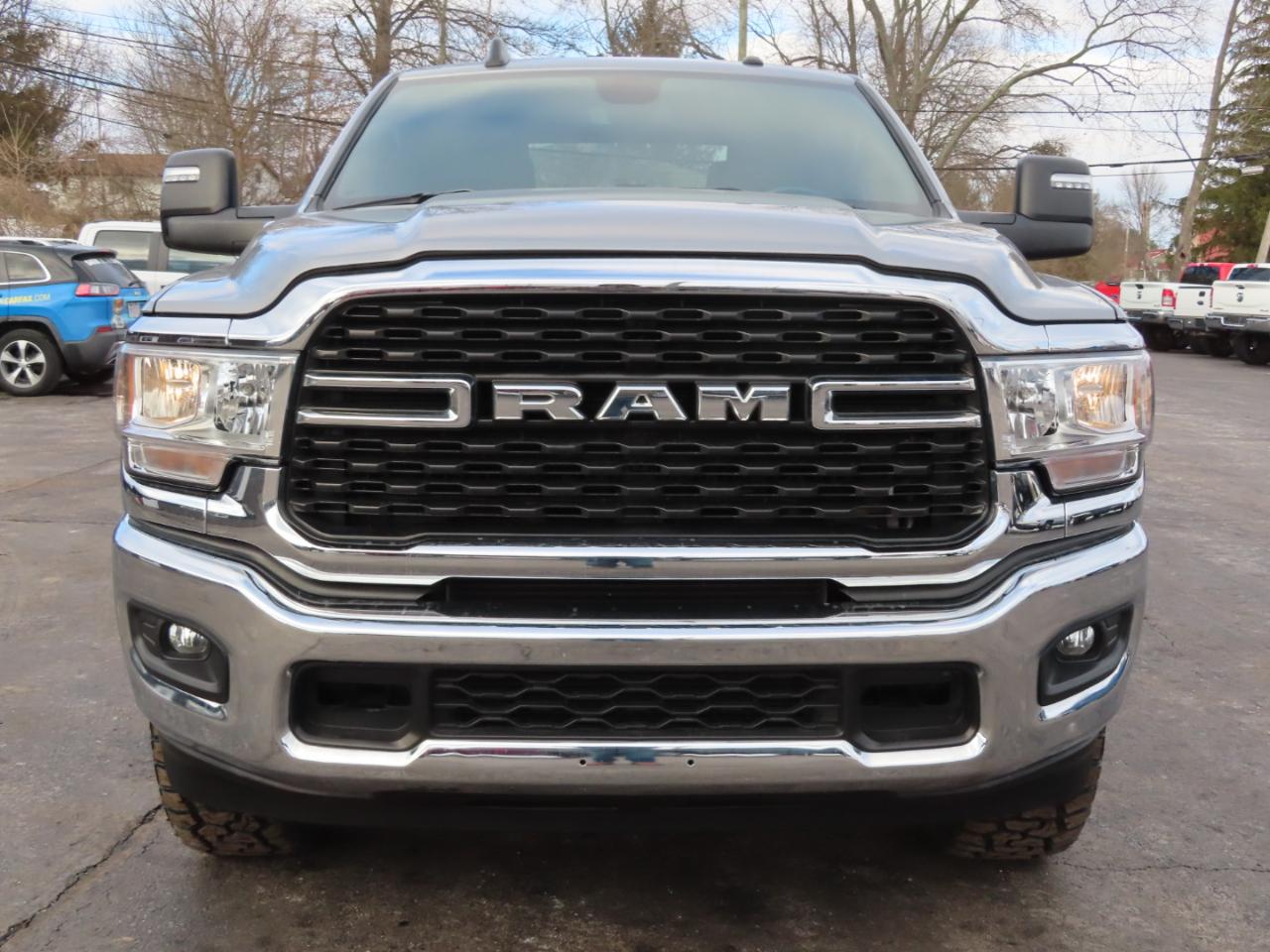 RAM 2500 Big Horn 4x4 Crew Cab 6'4" Box 2024