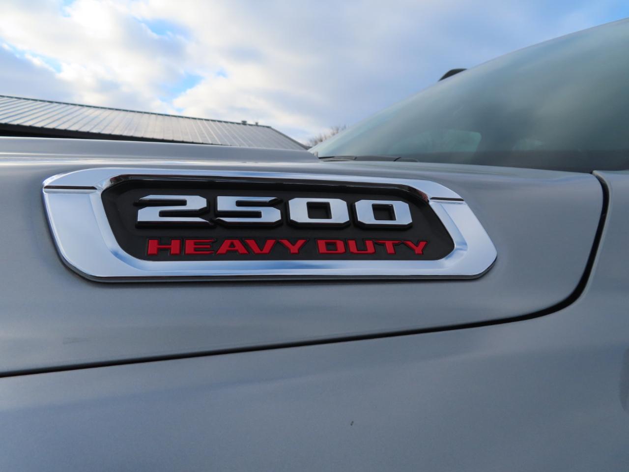 RAM 2500 Big Horn 4x4 Crew Cab 6'4" Box 2024